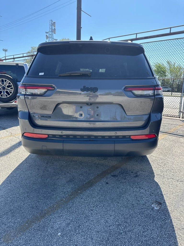 Used 2022 Jeep Grand Cherokee L Laredo AWD/4WD image 3