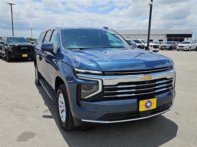 Certified 2025 Chevrolet Suburban LT RWD image 7