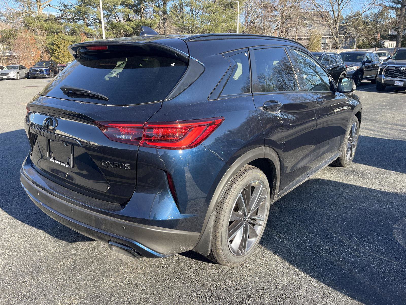 New 2025 INFINITI QX50 Sport image 3