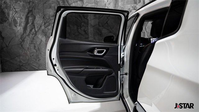 New 2026 Jeep Compass Latitude image 8