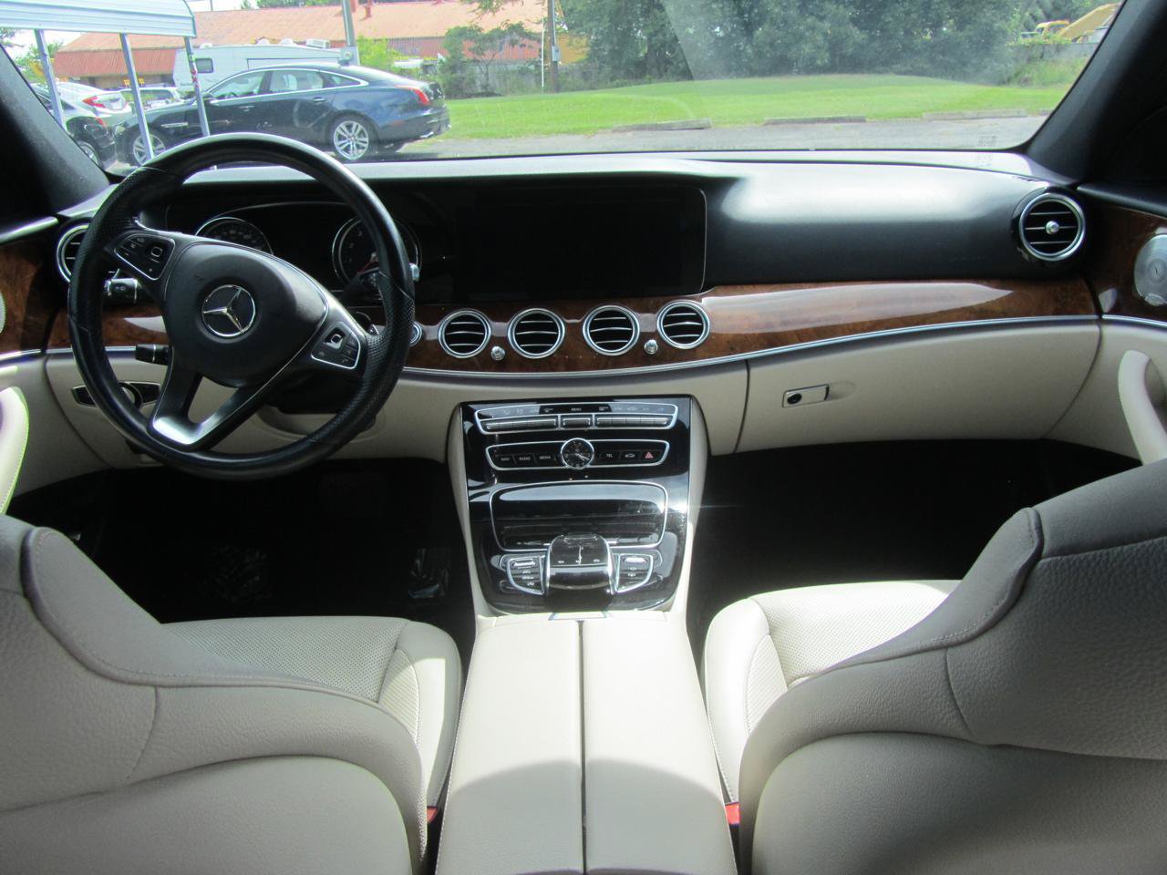 Used 2017 Mercedes-Benz E 300 image 13