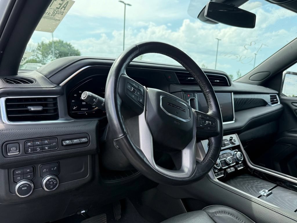 Used 2022 GMC Yukon XL Denali AWD/4WD image 10