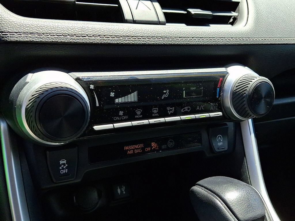 Used 2019 Toyota RAV4 LE w/ All Weather Liner Package AWD/4WD image 16