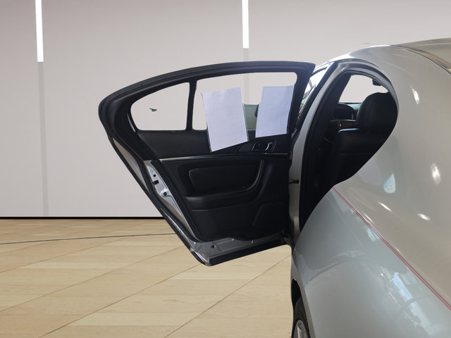 Used 2016 Lincoln MKS FWD image 23