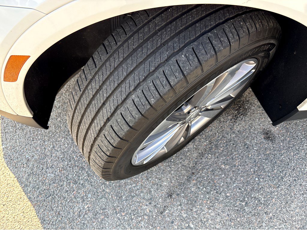 Certified 2025 Cadillac XT5 Premium Luxury image 20