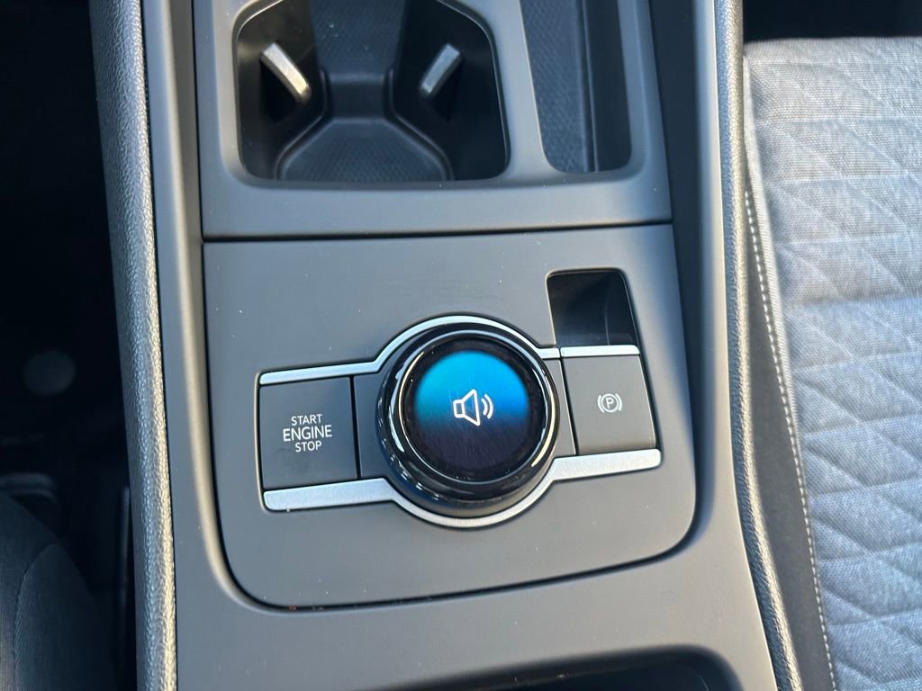 Used 2025 Volkswagen Tiguan S image 58