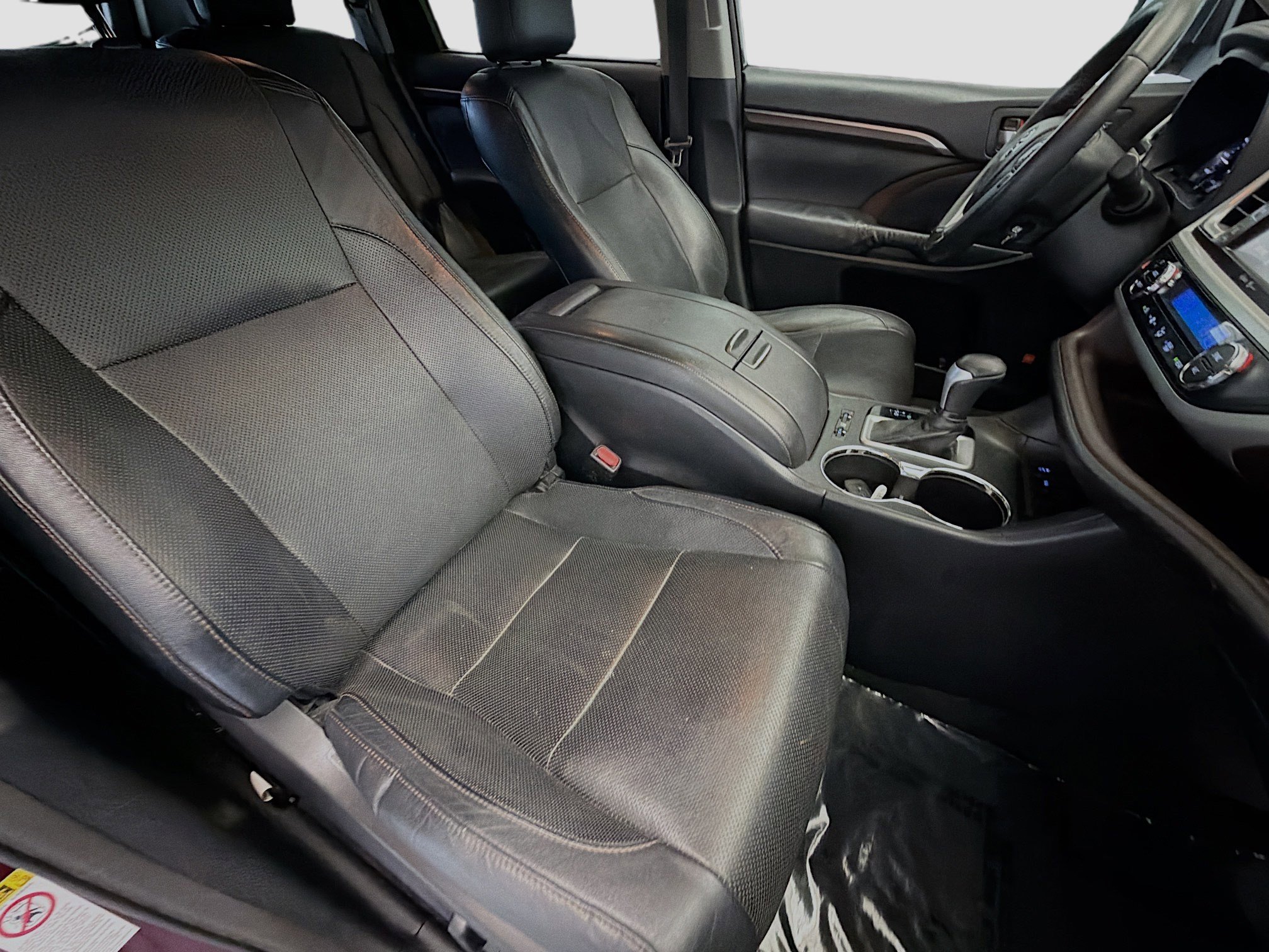 Used 2014 Toyota Highlander Limited w/ Driver Technology Package image 14