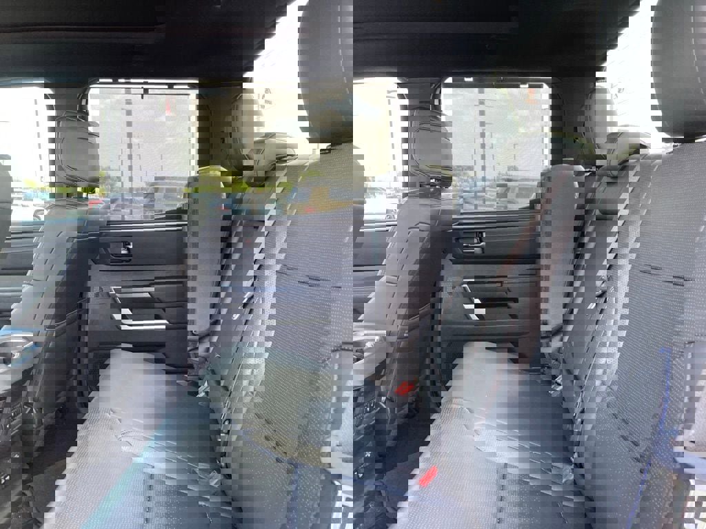 Used 2024 Toyota Tundra Platinum image 11