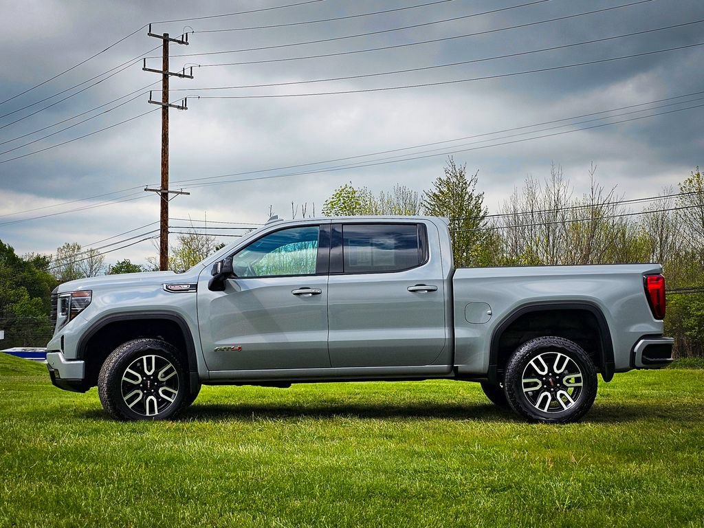 Used 2024 GMC Sierra 1500 AT4 w/ Technology Package AWD/4WD image 8