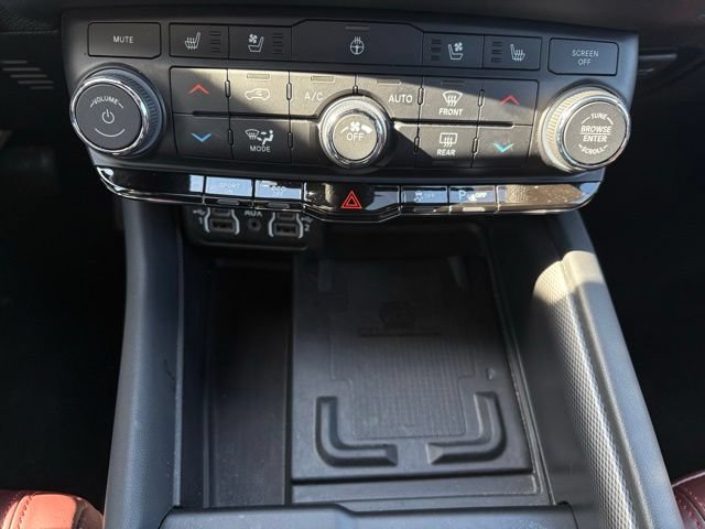Used 2024 Dodge Durango R/T w/ Blacktop Package AWD/4WD image 32