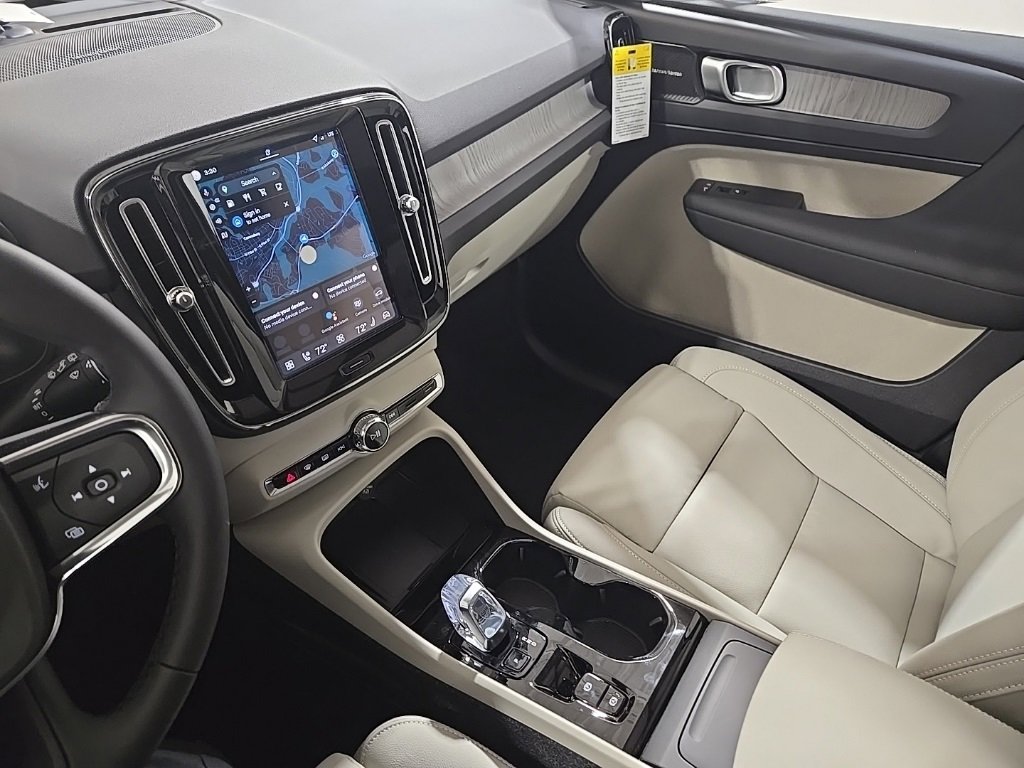 New 2026 Volvo XC40 B5 Ultra w/ Climate Package image 13