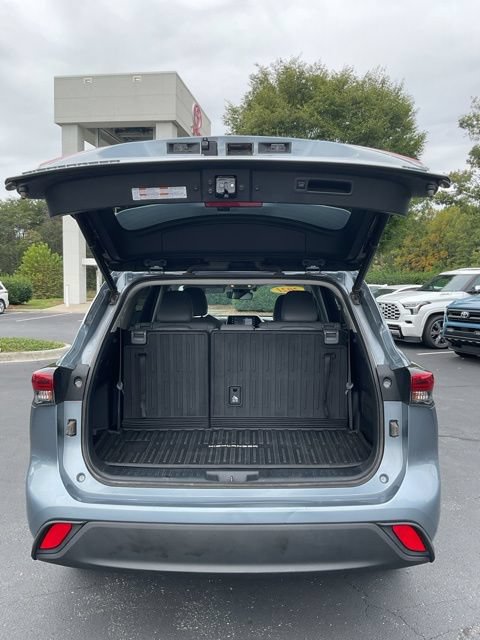 Used 2021 Toyota Highlander XLE AWD/4WD image 21
