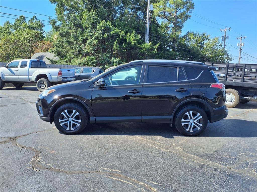 Used 2016 Toyota RAV4 LE image 5