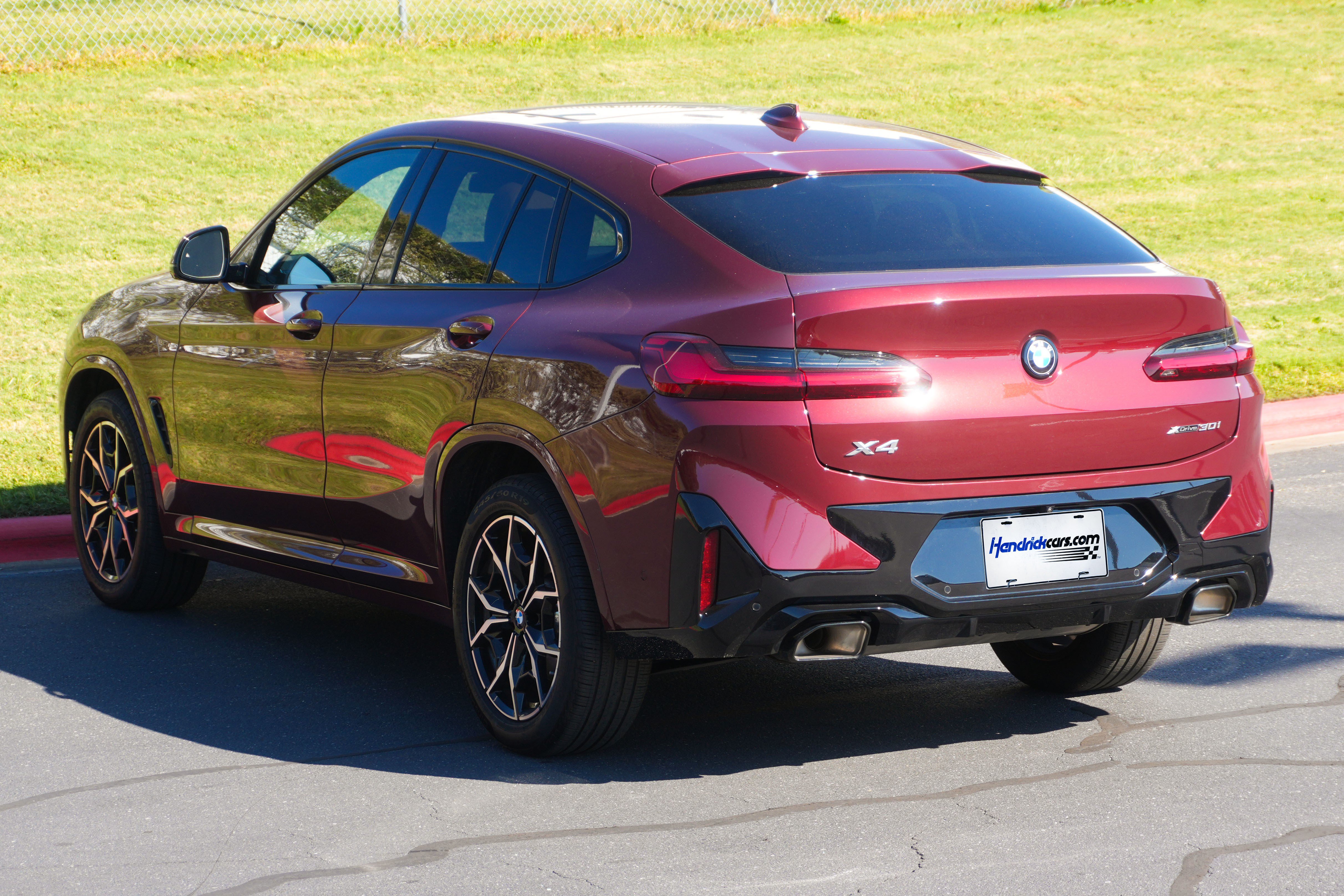 Certified 2025 BMW X4 xDrive30i w/ Premium Package AWD/4WD image 8