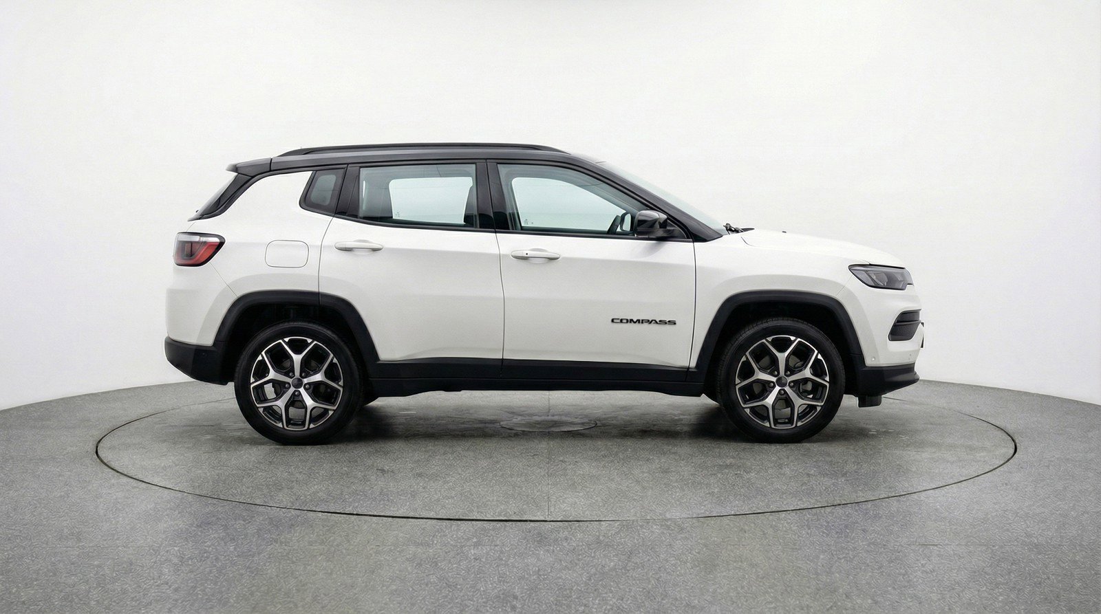 Used 2025 Jeep Compass Limited image 11