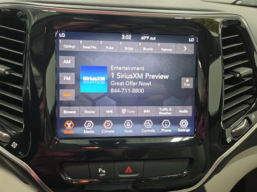 Used 2019 Jeep Cherokee Limited FWD image 39