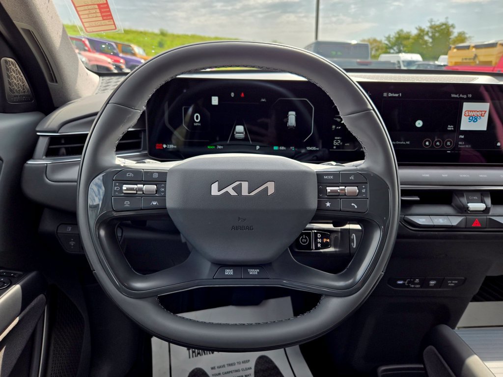 Used 2026 Kia EV9 Land AWD/4WD image 18