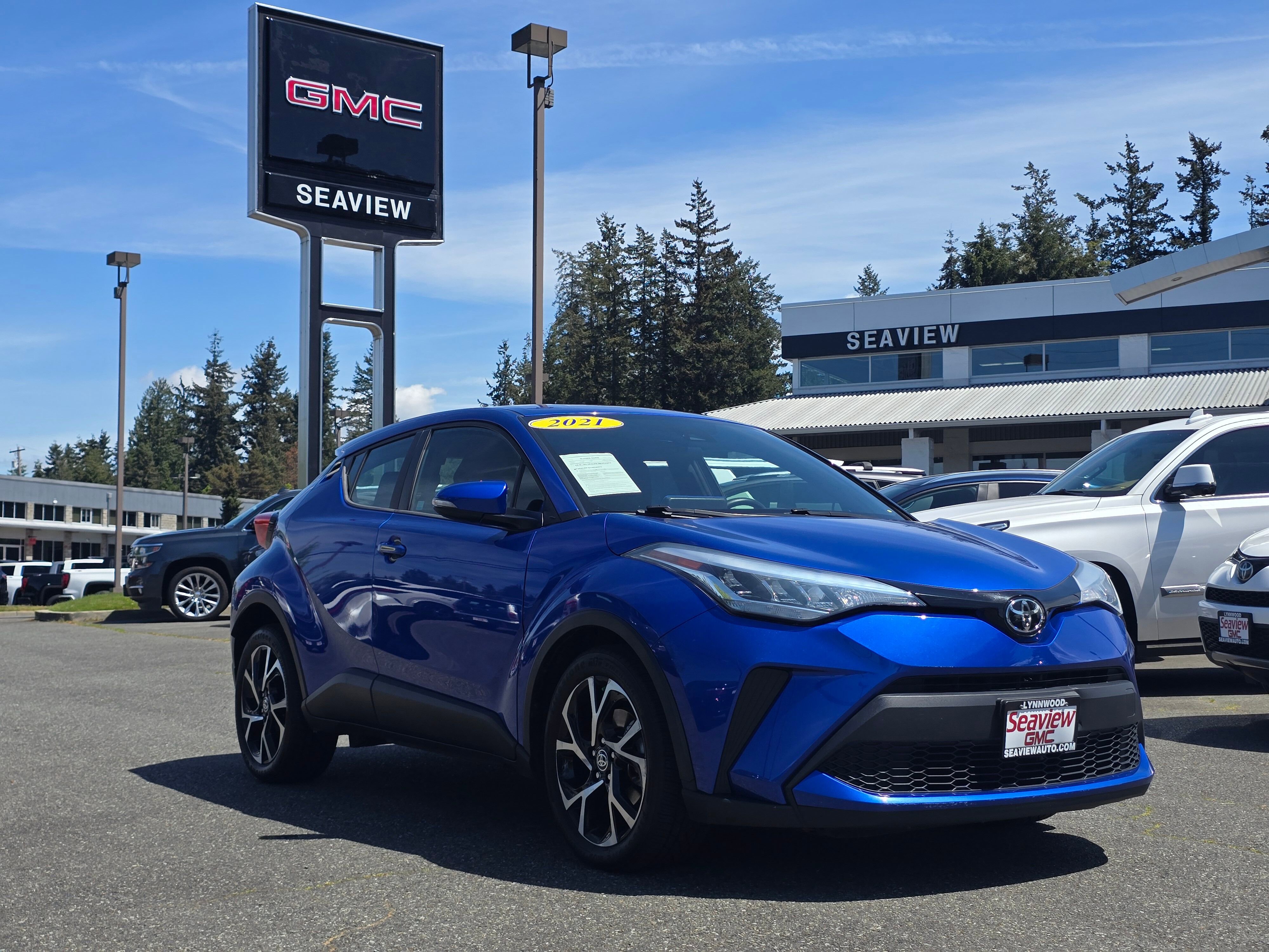 Used 2021 Toyota C-HR XLE FWD image 1