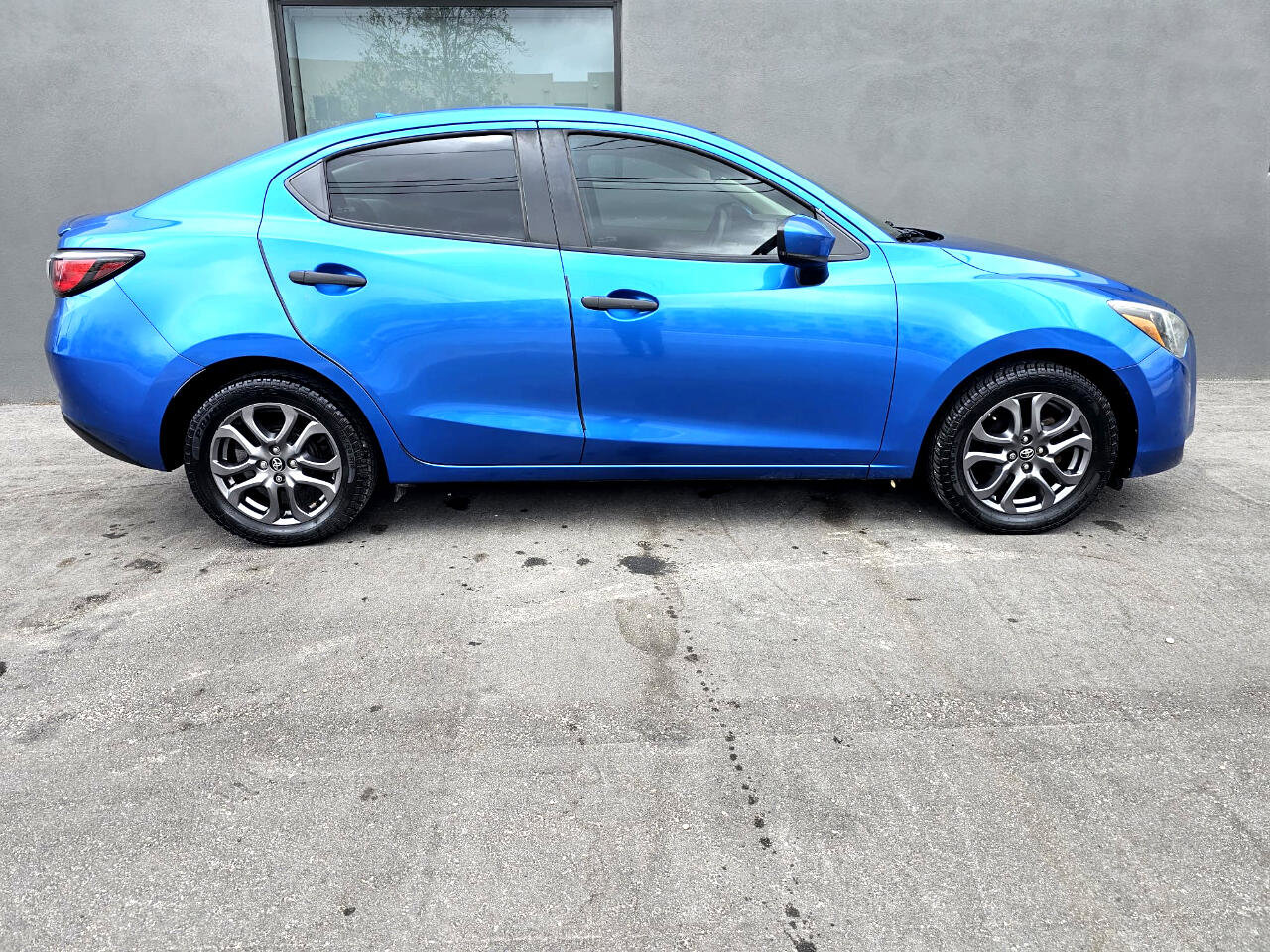 Used 2019 Toyota Yaris LE image 18