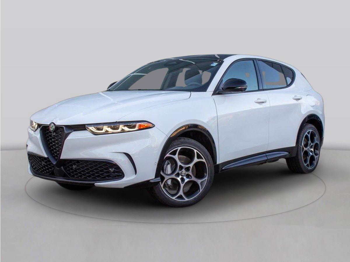 Used 2025 Alfa Romeo Tonale w/ Premium Package AWD/4WD image 1