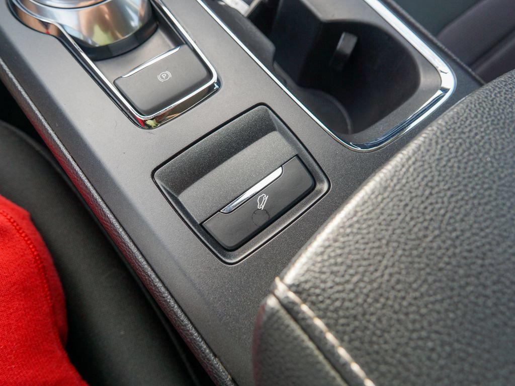 Used 2020 Ford Fusion SE FWD image 23