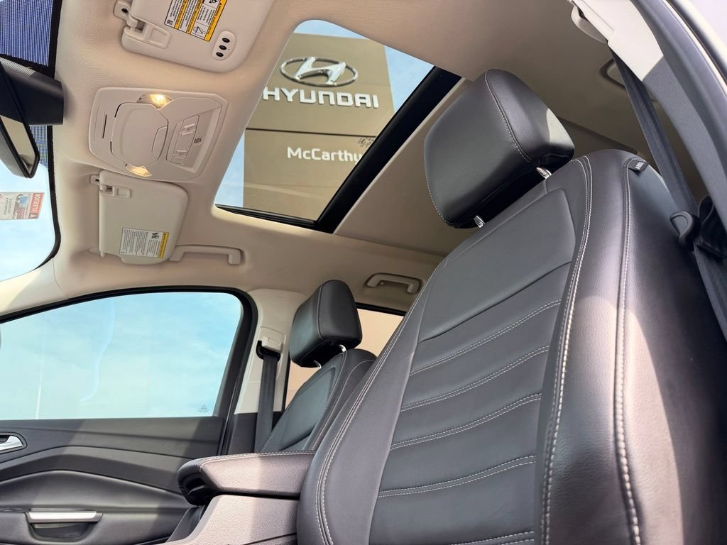 Used 2017 Ford Escape Titanium w/ Equipment Group 301A AWD/4WD image 28