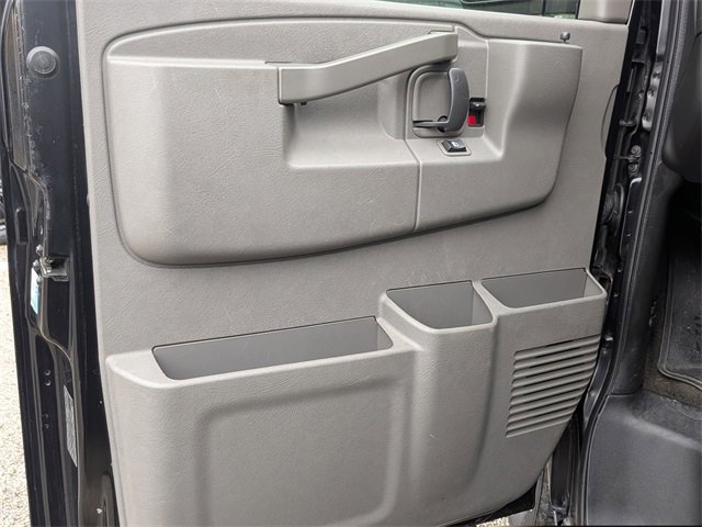 Used 2018 GMC Savana 3500 LT w/ LT Preferred Equipment Group image 10