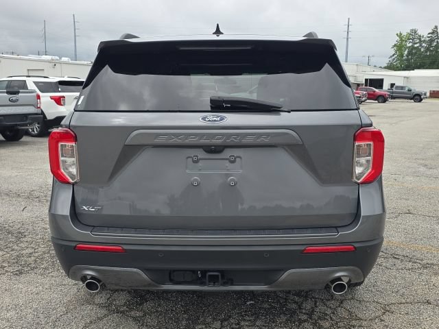 Used 2023 Ford Explorer XLT w/ Equipment Group 202A RWD image 4