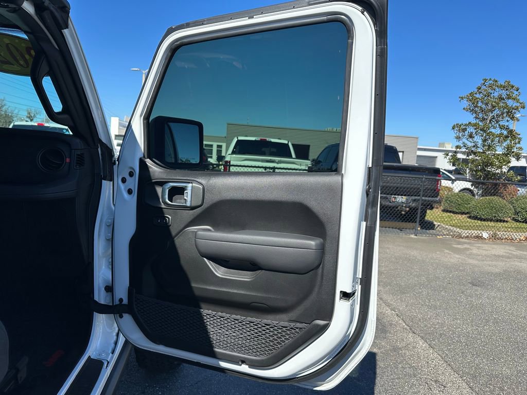 Used 2025 Jeep Wrangler Rubicon image 37