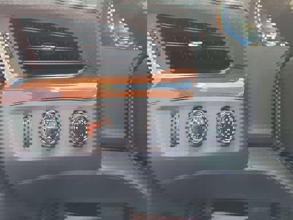 Used 2018 Cadillac Escalade 4WD image 18