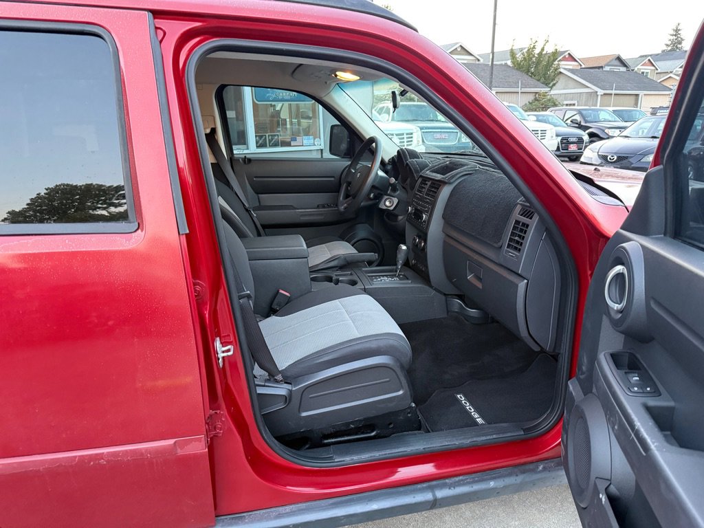 Used 2008 Dodge Nitro SXT image 15
