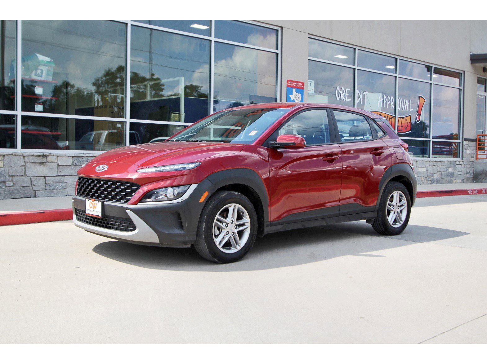 Used 2023 Hyundai Kona SE image 1