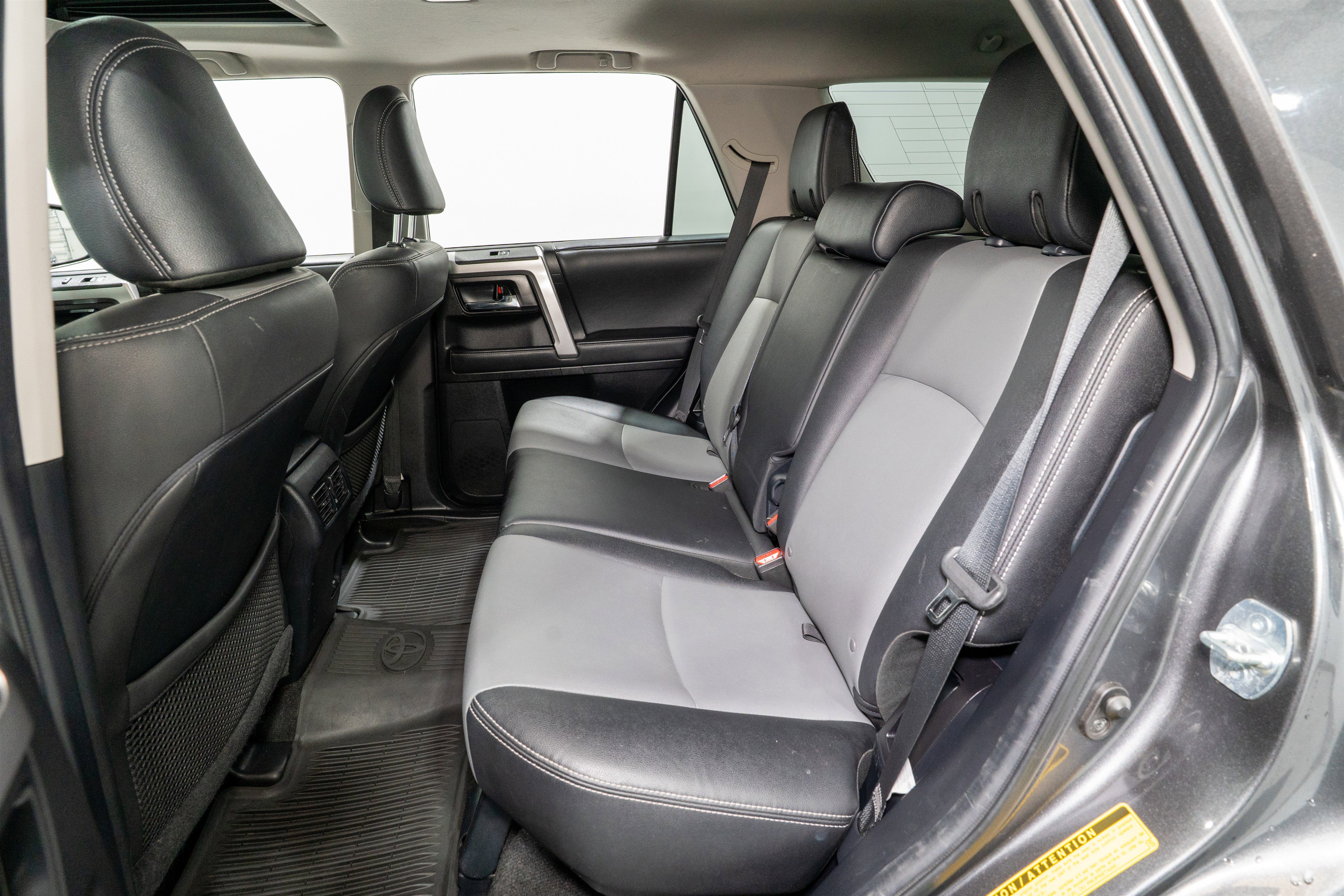 Used 2020 Toyota 4Runner SR5 Premium w/ Moonroof Package image 33