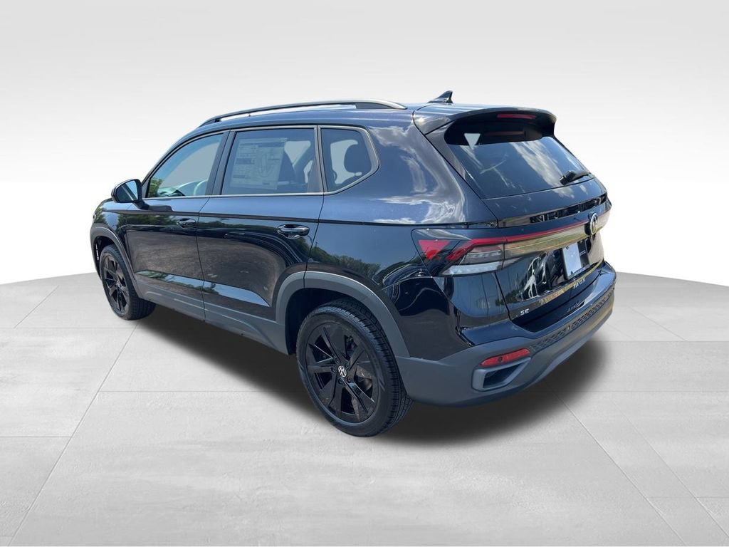 New 2025 Volkswagen Taos SE FWD image 5