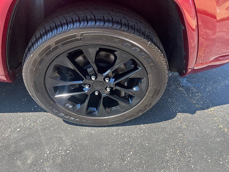 Used 2014 Jeep Grand Cherokee Altitude AWD/4WD image 12