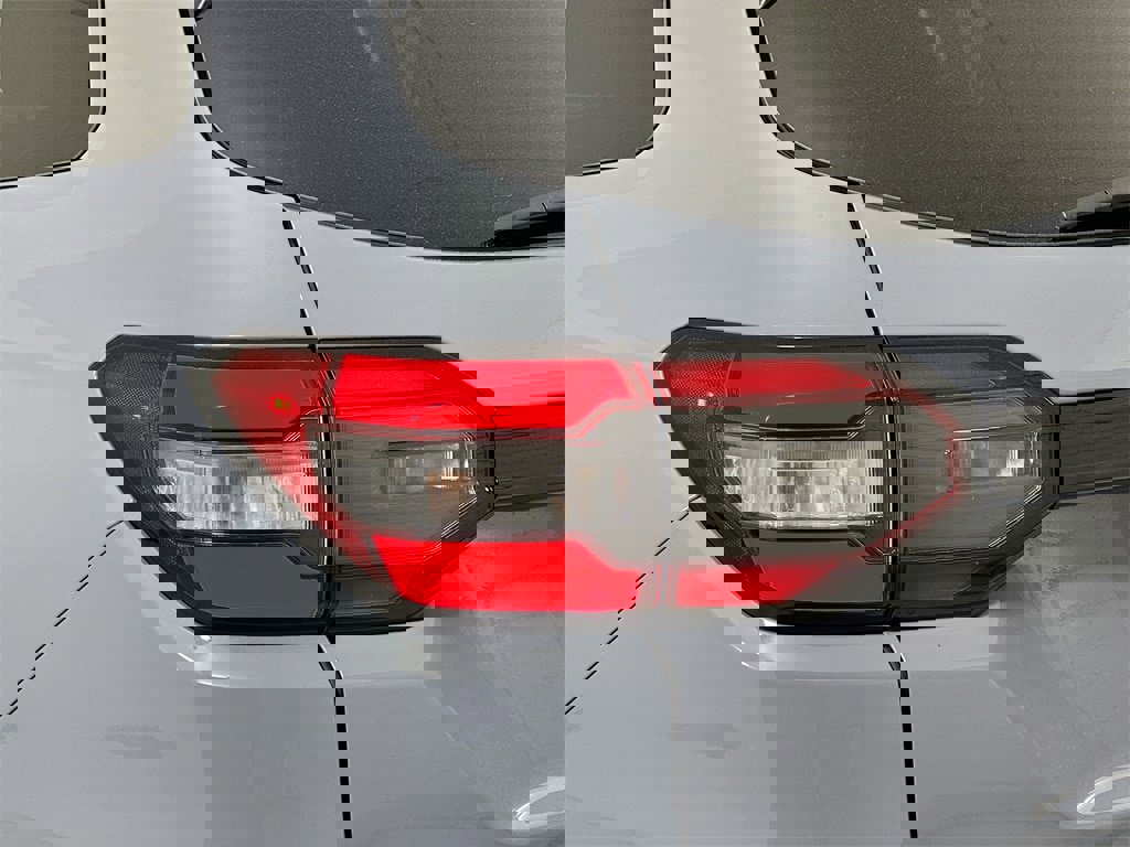 New 2026 Honda Pilot Sport image 3