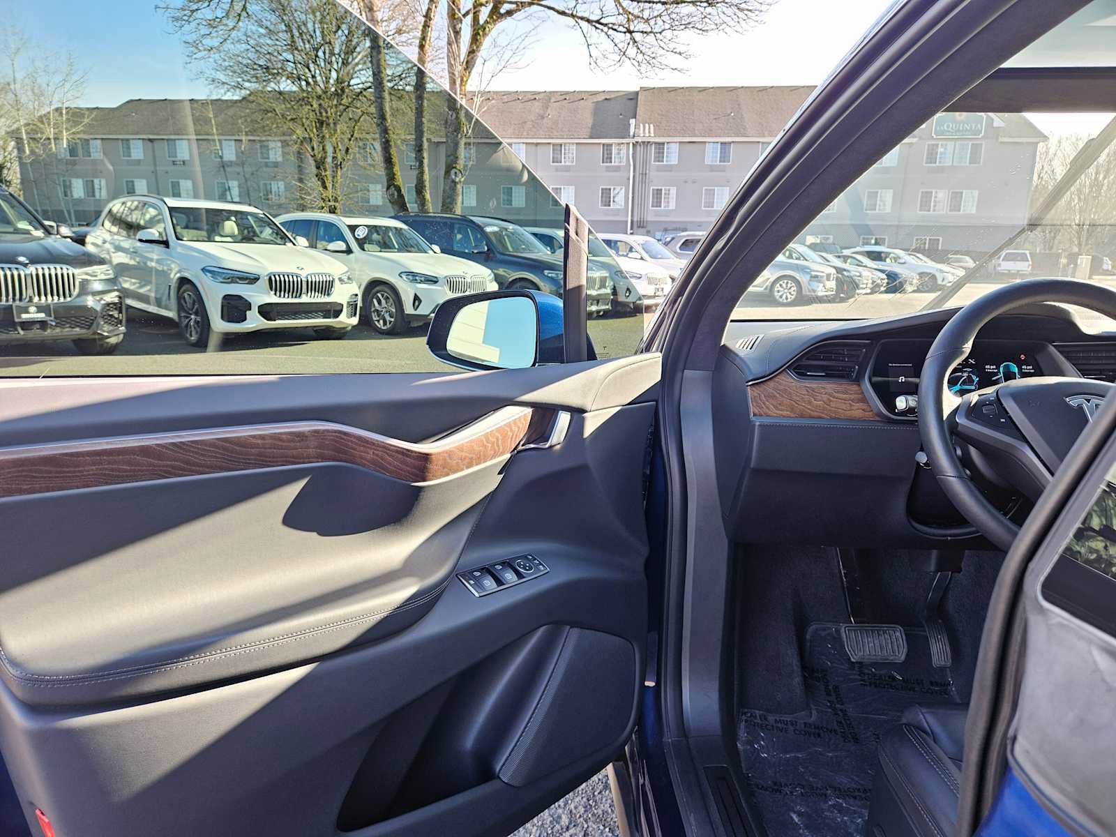 Used 2020 Tesla Model X Long Range image 22