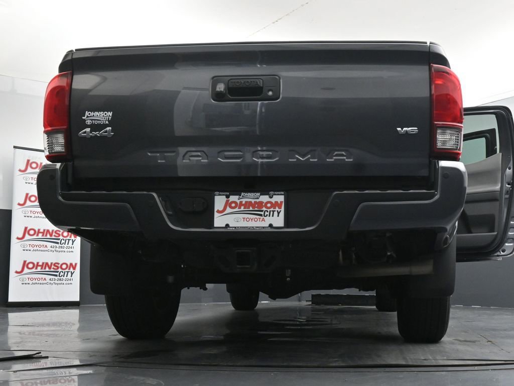 Used 2023 Toyota Tacoma SR5 AWD/4WD image 43