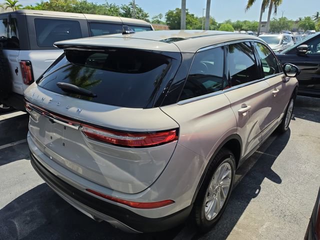 Used 2023 Lincoln Corsair FWD image 3
