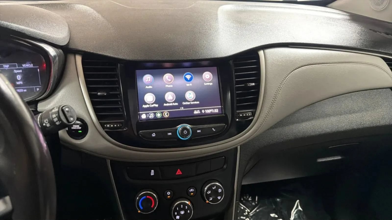 Used 2020 Chevrolet Trax LT w/ Driver Confidence Package FWD image 13