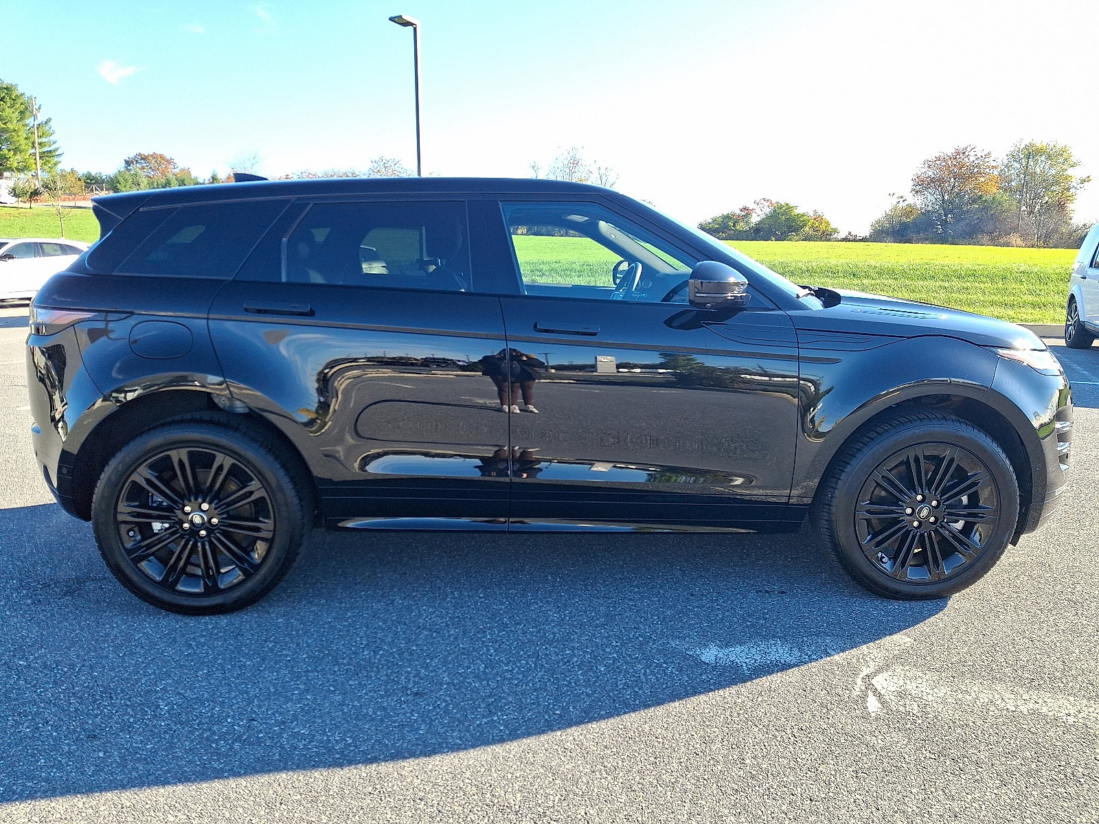 Used 2025 Land Rover Range Rover Evoque Dynamic SE AWD/4WD image 7