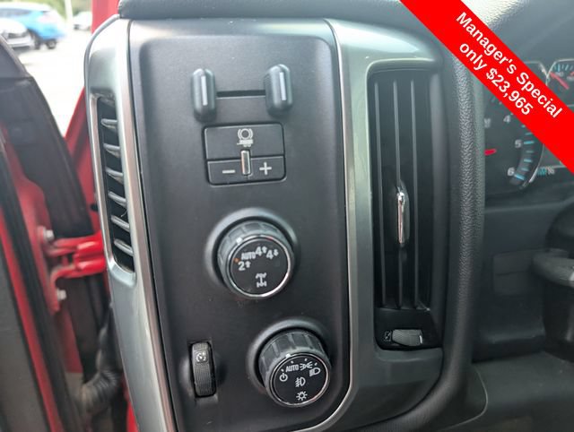 Used 2018 Chevrolet Silverado 1500 LT w/ All Star Edition AWD/4WD image 18