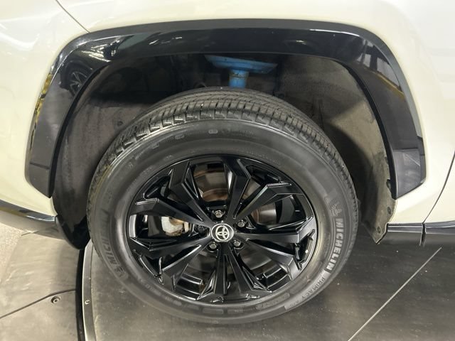 Used 2022 Toyota RAV4 XSE AWD/4WD image 29