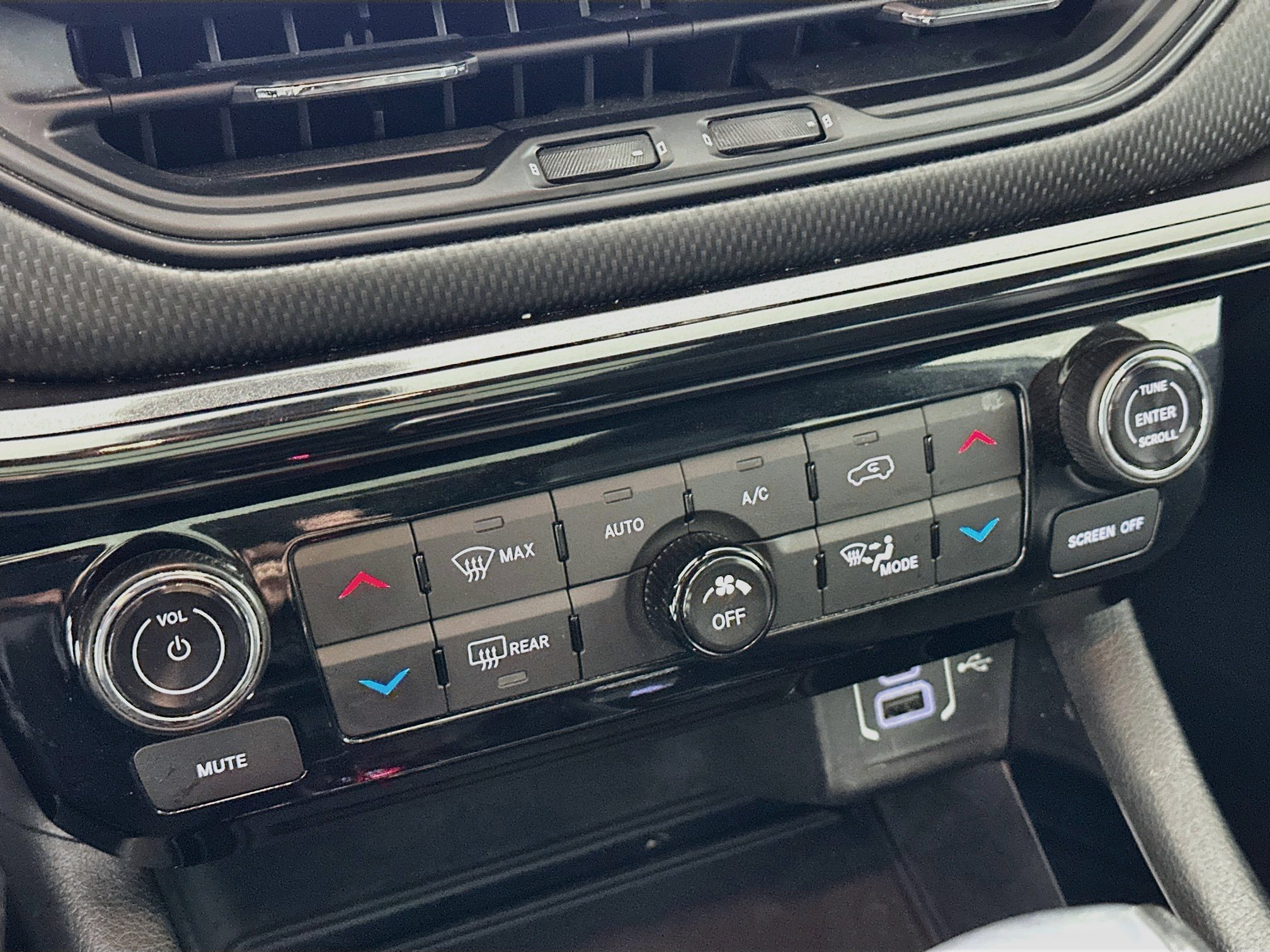 Used 2022 Jeep Compass Latitude w/ Sun and Sound Group AWD/4WD image 19
