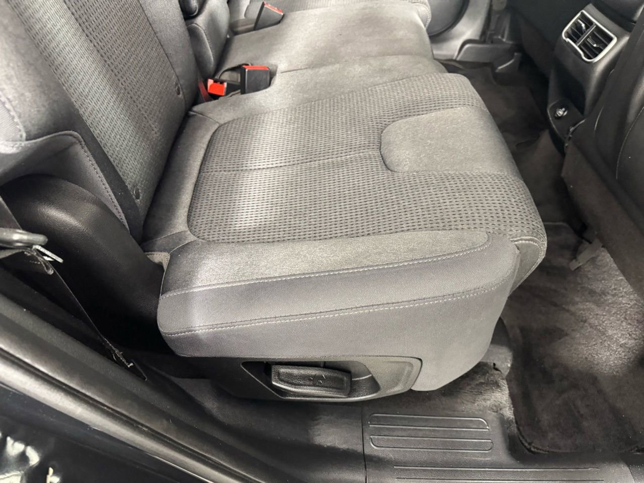 Used 2021 Hyundai Santa Fe SEL w/ Convenience Package image 26