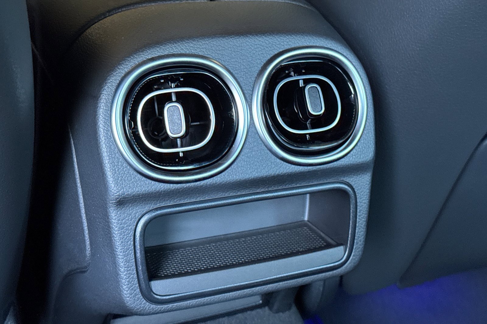 New 2025 Mercedes-Benz C 300 4MATIC Sedan image 15