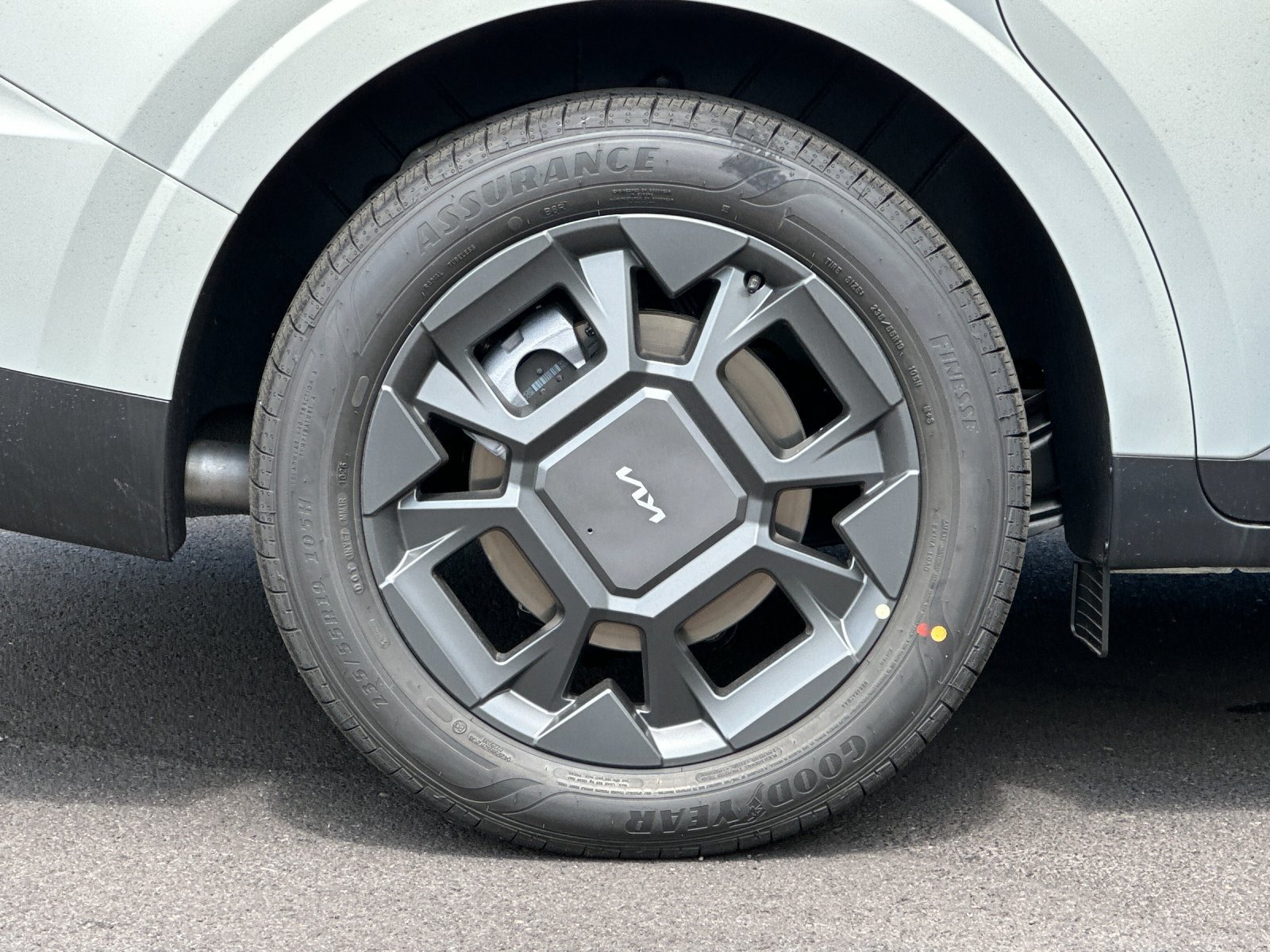 New 2026 Kia Carnival EX FWD image 27