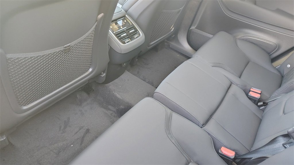 New 2026 Volvo XC90 B6 Plus image 30