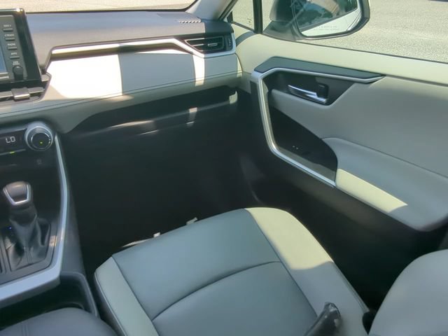 Used 2020 Toyota RAV4 XLE Premium FWD image 18