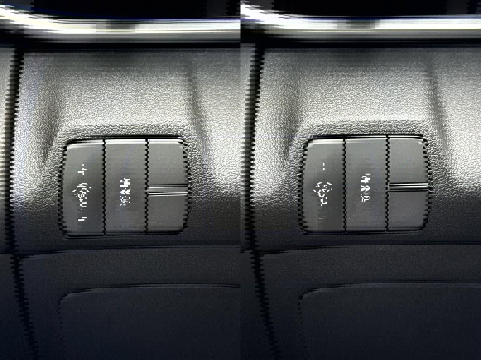 Certified 2025 Hyundai Elantra SEL image 21